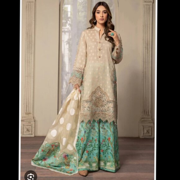 Maria b 3 Piece Lawn Suit - Picture 1 of 13